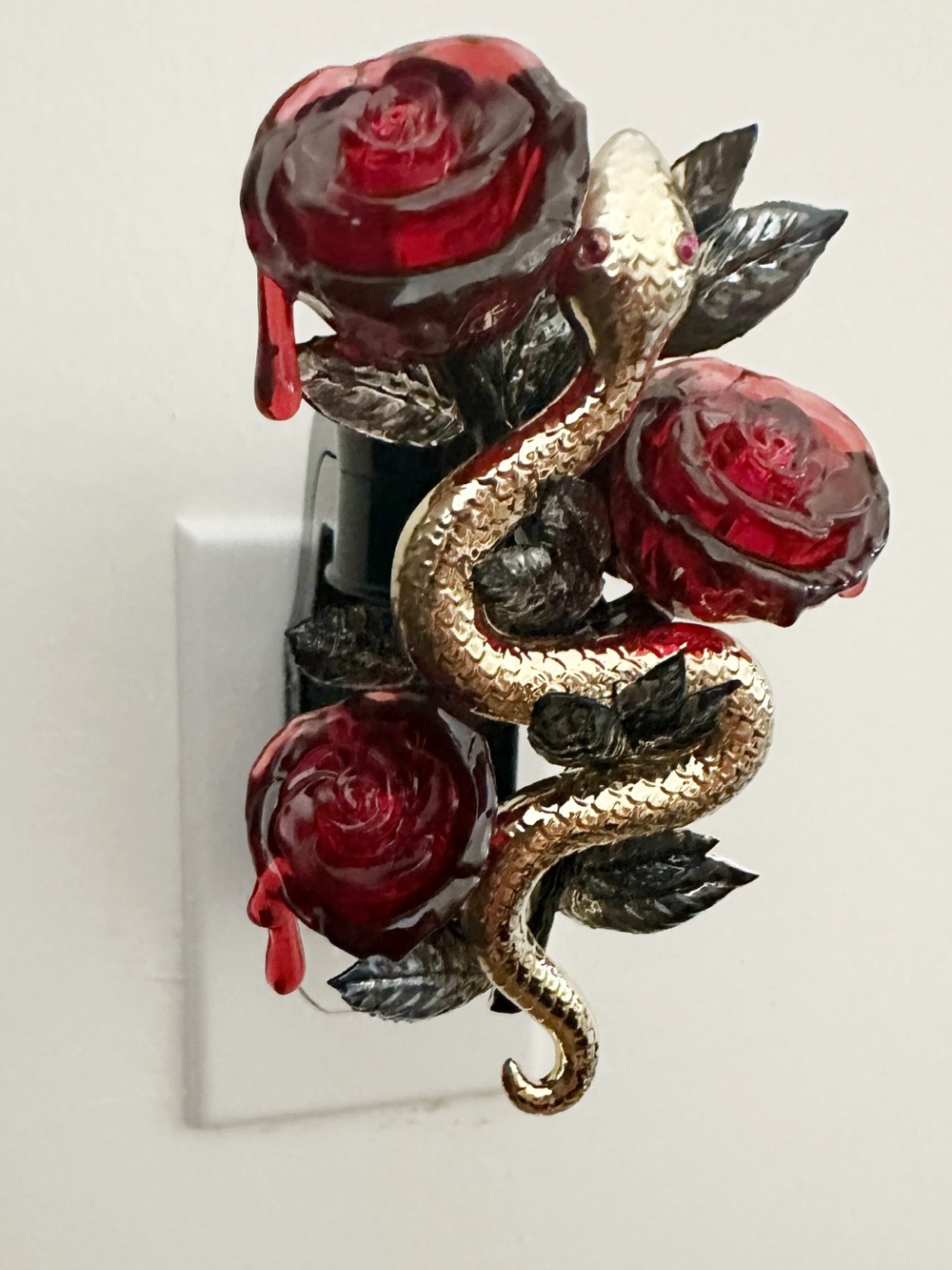 Bath & Body Works Halloween Snake with Roses Wallflower Plug